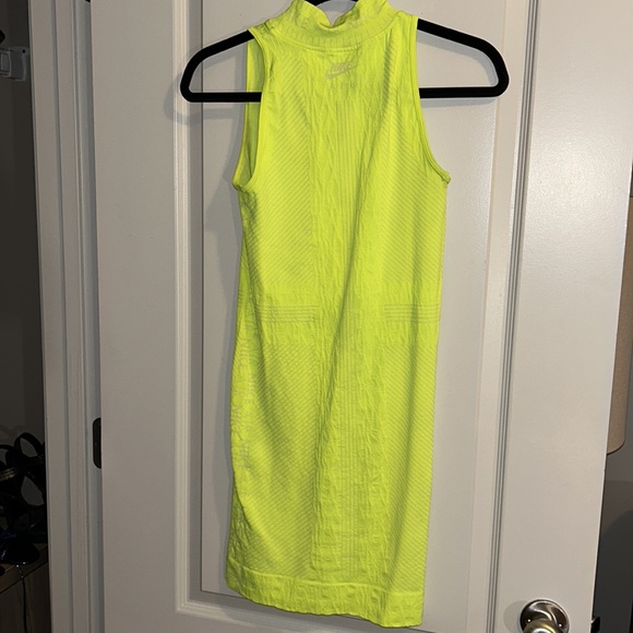 Nike Air fitted neon yellow dress - Picture 2 of 3